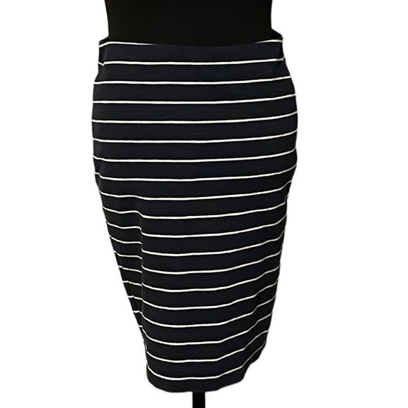 Banana Republic Dresses & Skirts - Banana Republic Blue /White Stripe Skirt Sz. X-Small.
